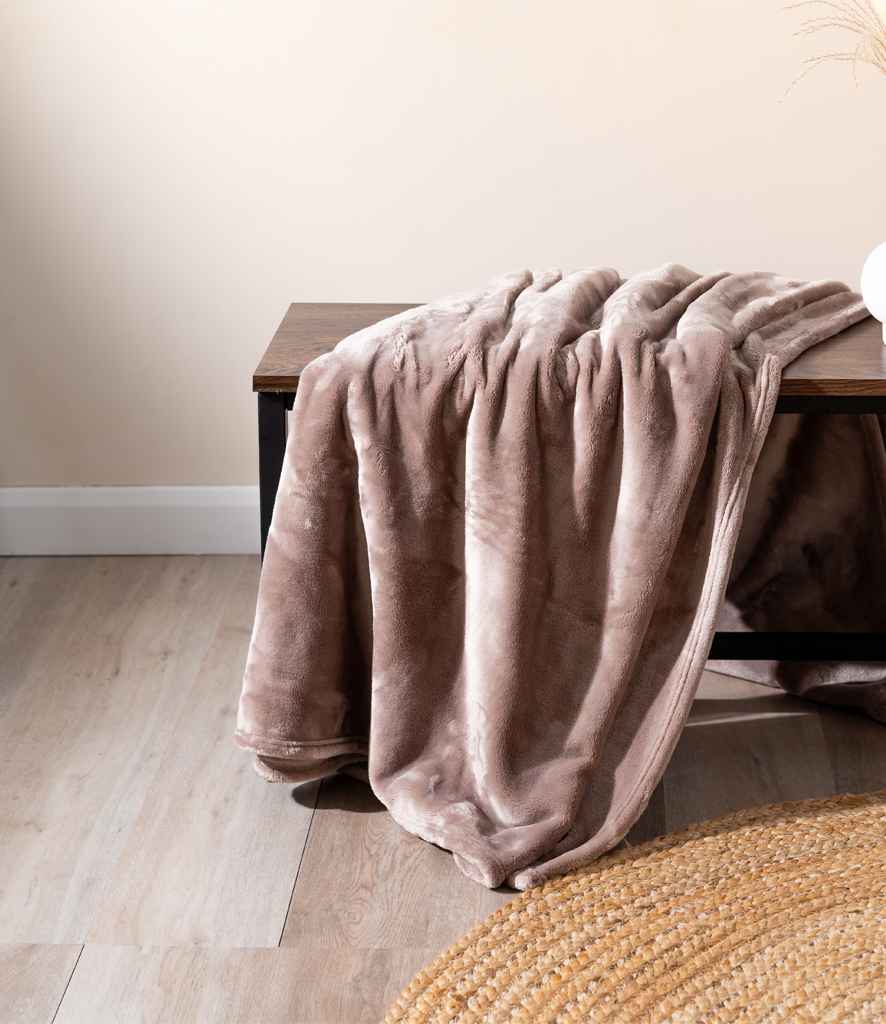 Brand Lab - Extra Large Plush Fleece Blanket - BH004 MSR ONE
