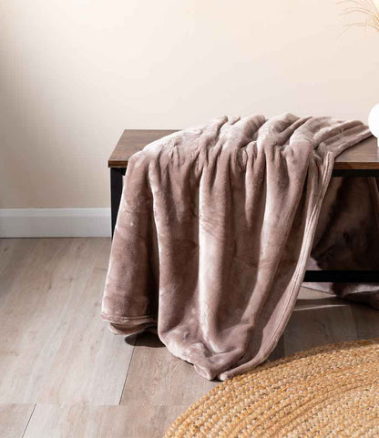 Brand Lab - Extra Large Plush Fleece Blanket - BH004 MSR ONE