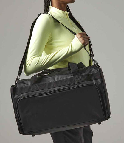 Quadra - Advertising Holdall - Pierre Francis