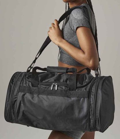 Quadra - Sports Holdall - QD70 BLK ONE