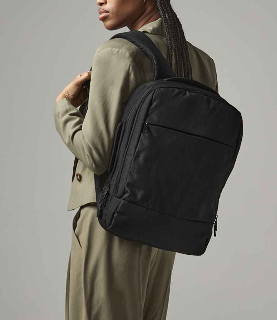 Quadra - Q-Tech Charge Convertible Backpack - QD990 BLK ONE