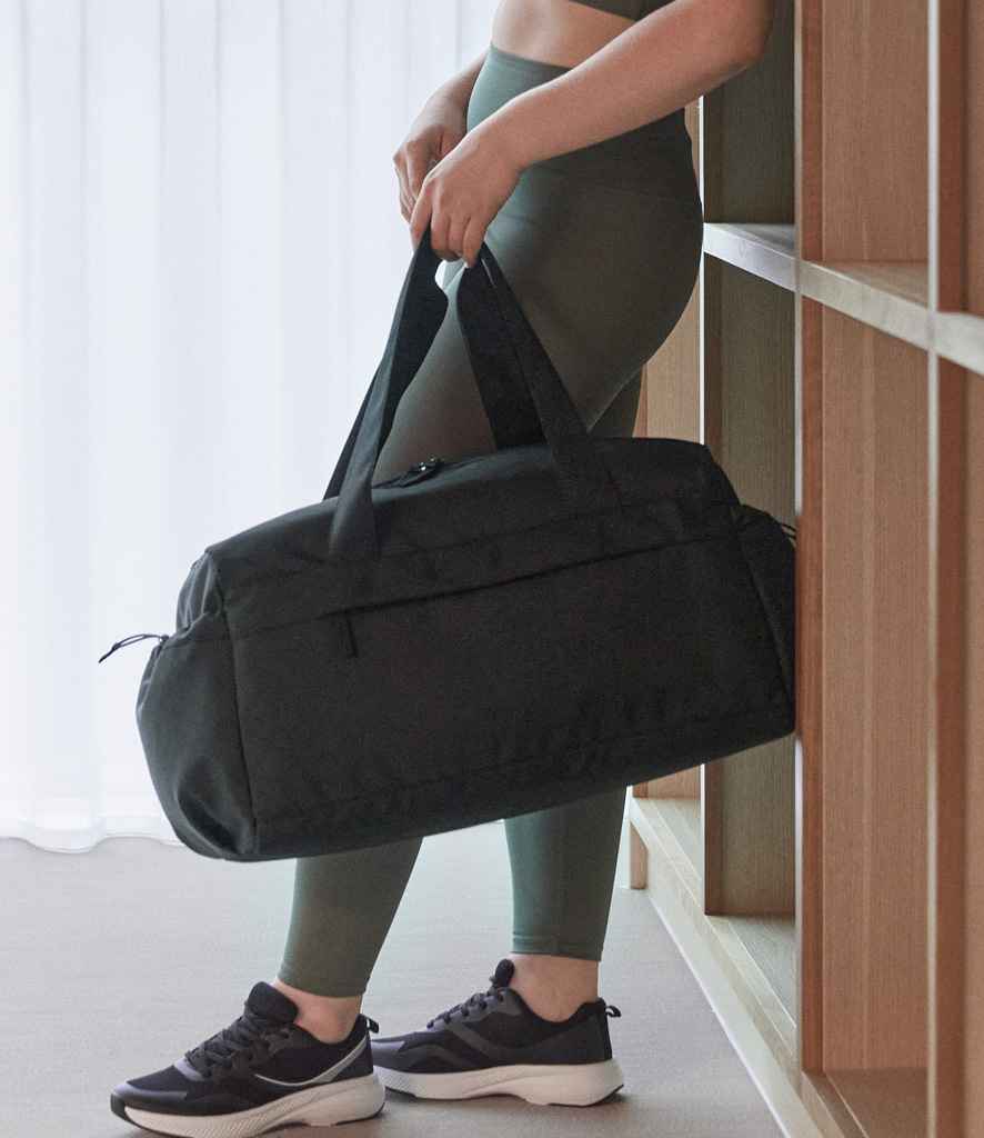 Quadra - Studio Holdall - Pierre Francis