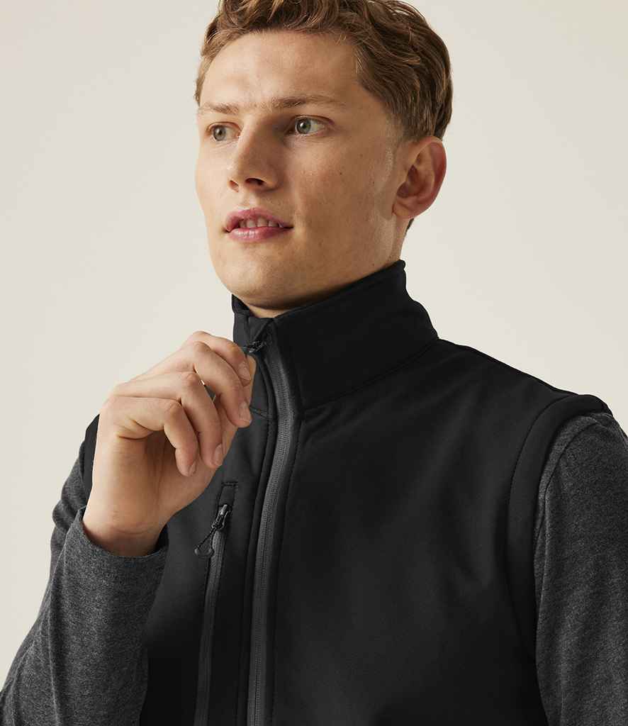 Regatta — rzetelnie wykonana kamizelka Soft Shell z recyklingu