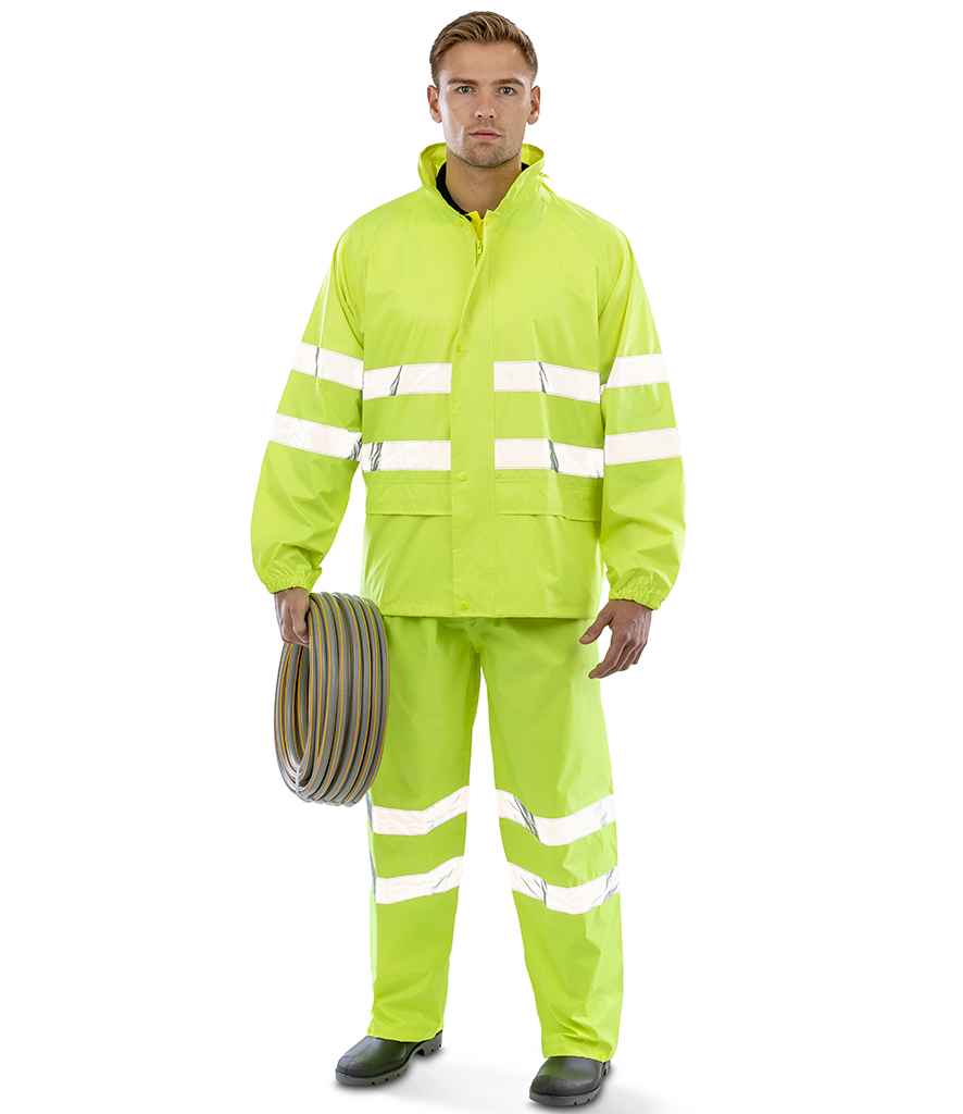 Rezultat – wodoodporny kombinezon Safe-Guard Hi-Vis