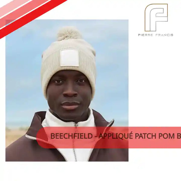 Beechfield - Appliqu&eacute; Patch Pom Beanie by@Outfy